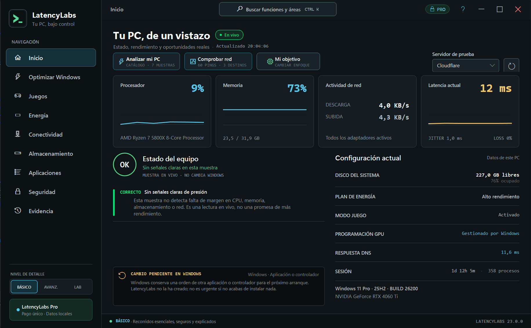 Pantalla de inicio de LatencyLabs V23 con estado del procesador, memoria, red, latencia y configuración actual del PC